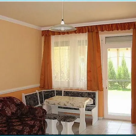 Livia Apartman Daire
